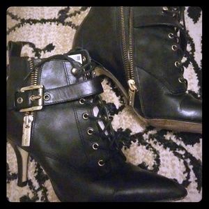 MK black booties. Size 6 little narrow.